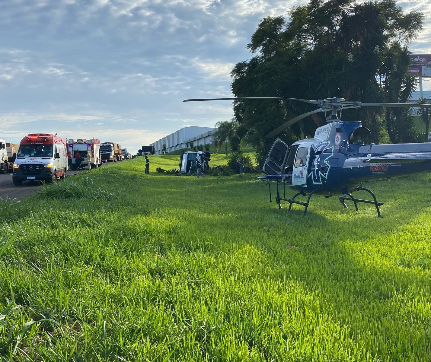 Acidente na PR-444 deixa duas pessoas feridas