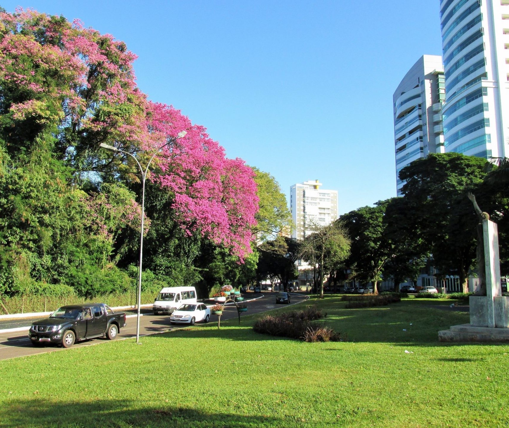 Temperatura chega a 28 ºC em Maringá nesta sexta-feira (26)