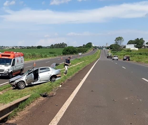 Passageira fica ferida em acidente na BR-376 em Nova Esperança