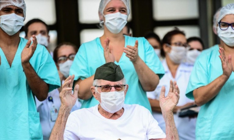 Superação da Covid-19 não acaba quando se tem alta do hospital