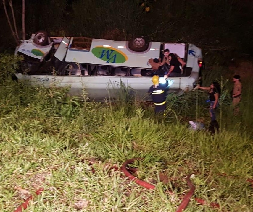 Acidente com ônibus em Campo Mourão deixou 2 mortos e 27 feridos