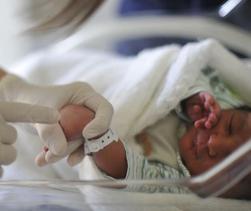 Novembro Roxo alerta para riscos do parto prematuro