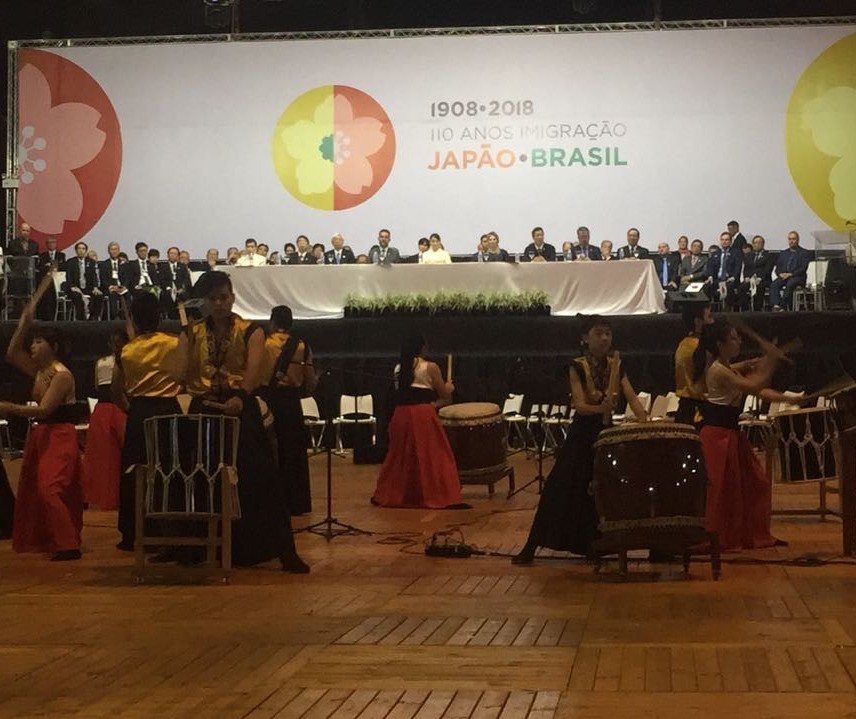 Princesa Mako quebra protocolo e permanece mais tempo do que estava previsto na solenidade de abertura da Expo Imin 110