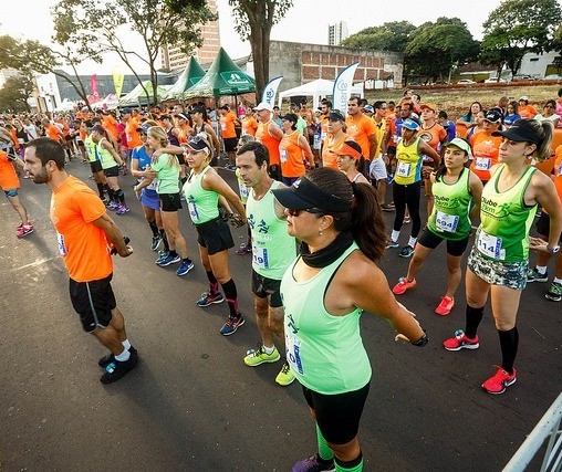 Prova de rua arrecada dinheiro para Apae de Maringá