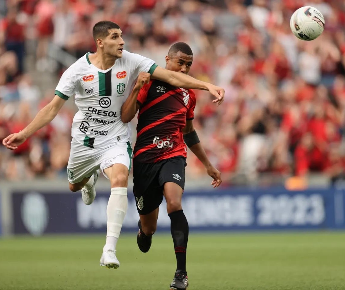 Athletico Paranaense vence Maringá FC em jogo na capital