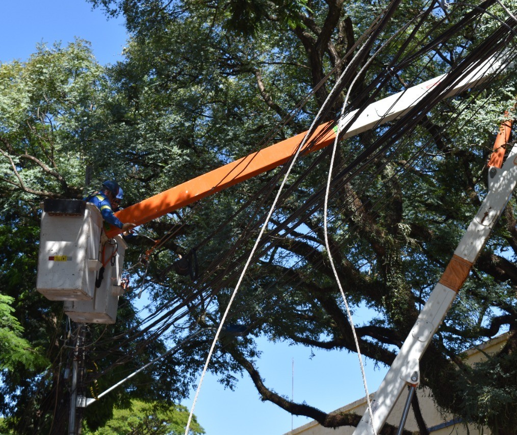 Maringá ainda tem 9 mil imóveis sem energia elétrica