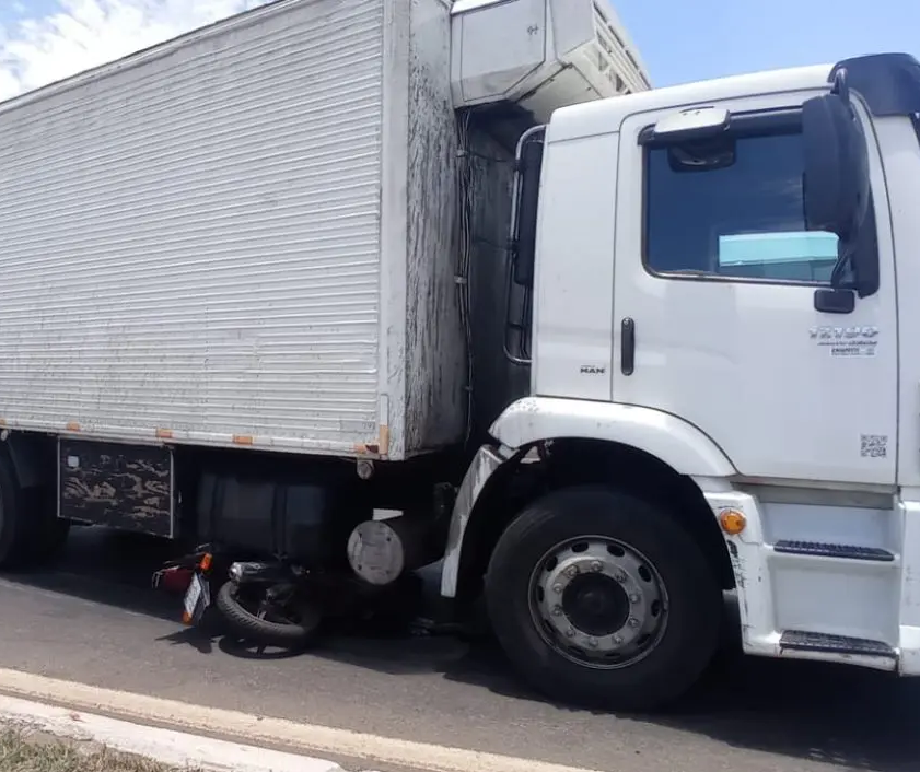 Motociclista morre em acidente na Avenida Colombo em Maringá