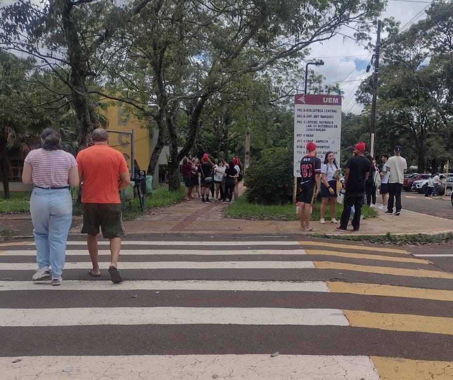 Domingo de vestibular na UEM