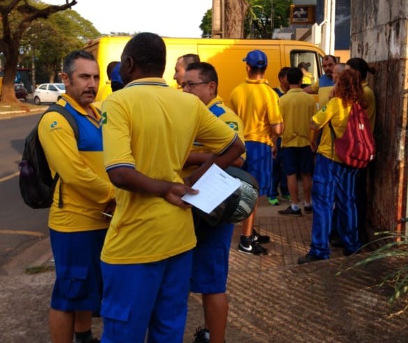 Trabalhadores dos Correios entram em greve