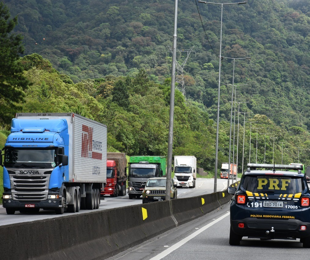 Nas estradas federais da região de Maringá foram cinco acidentes