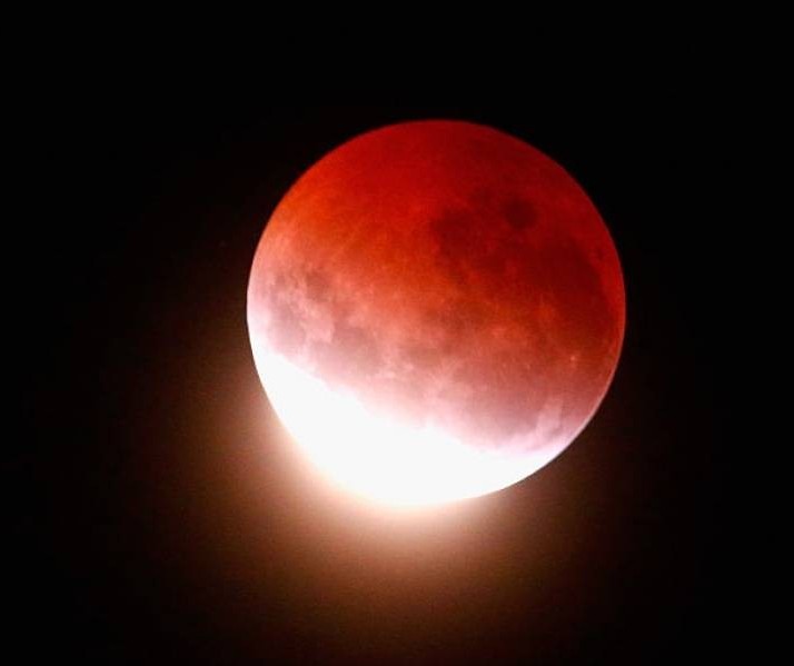 Entusiastas se preparam para ver eclipse em Maringá e região