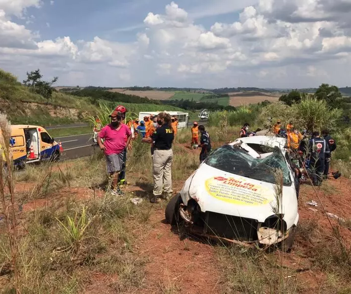 Jovem morre após carro capotar na BR-376, em Mandaguari