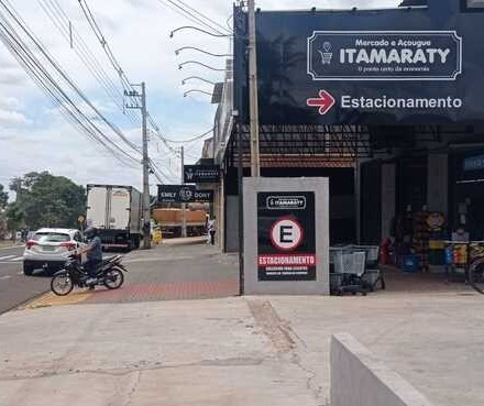 Funcionário de supermercado é esfaqueado durante tentativa de furto em Maringá