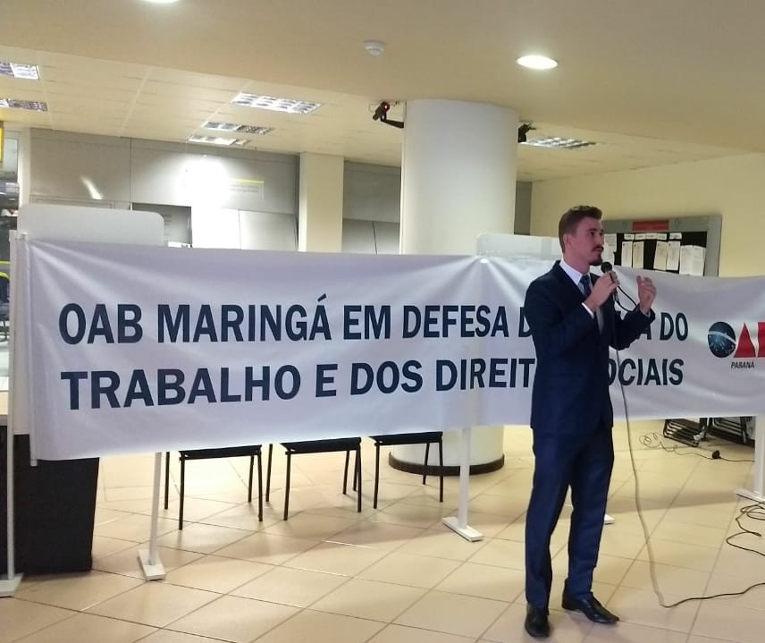 Advogados protestam contra ataques vindos do Executivo e Legislativo