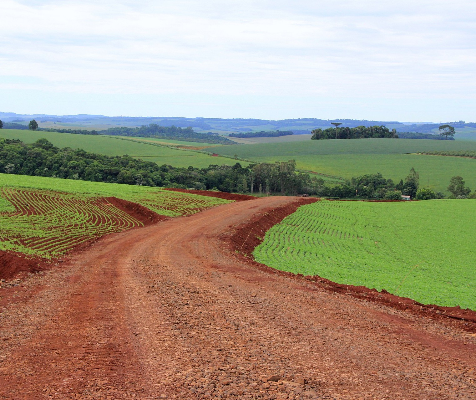 Paraná libera R$ 14,2 milhões para pavimentação de estradas rurais