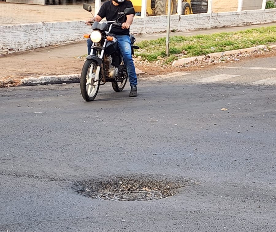 Ouvinte reclama de buraco na Avenida Franklin Delano Roosevelt