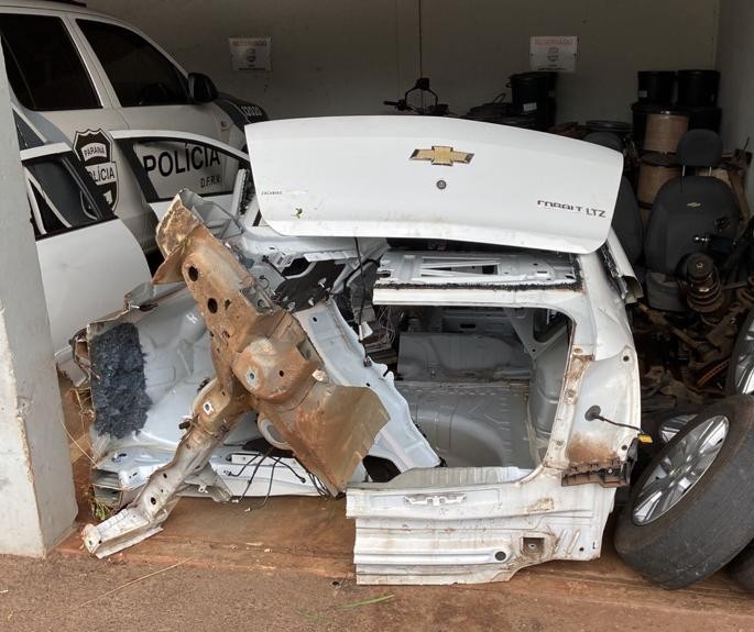 Dono de autopeça é preso suspeito de vender peças de carro furtado