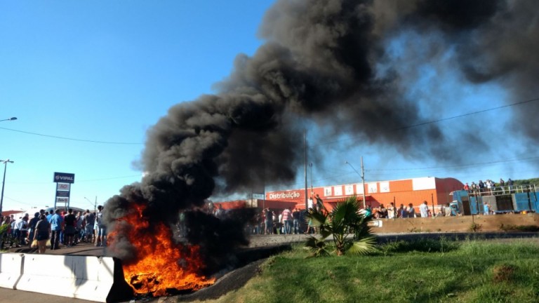 Novo protesto na Avenida Colombo, em Sarandi