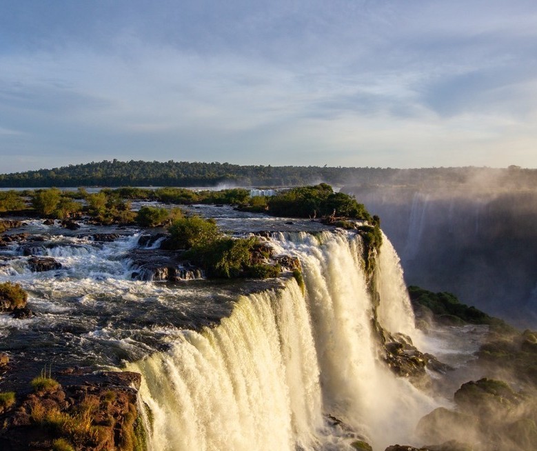 Marinha suspende passeios de barco na região das quedas das Cataratas do Iguaçu