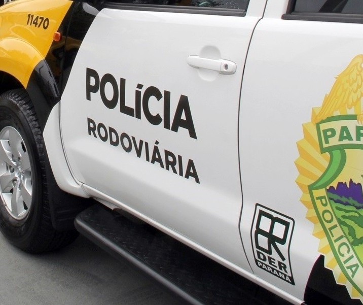 Caminhão bate de frente em moto e motociclista morre na PR-180 