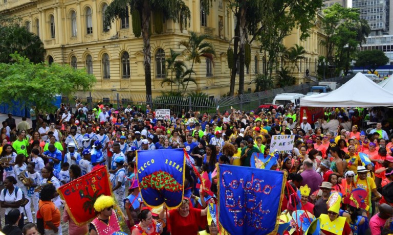 Carnaval só é feriado em cidades ou estados com leis próprias