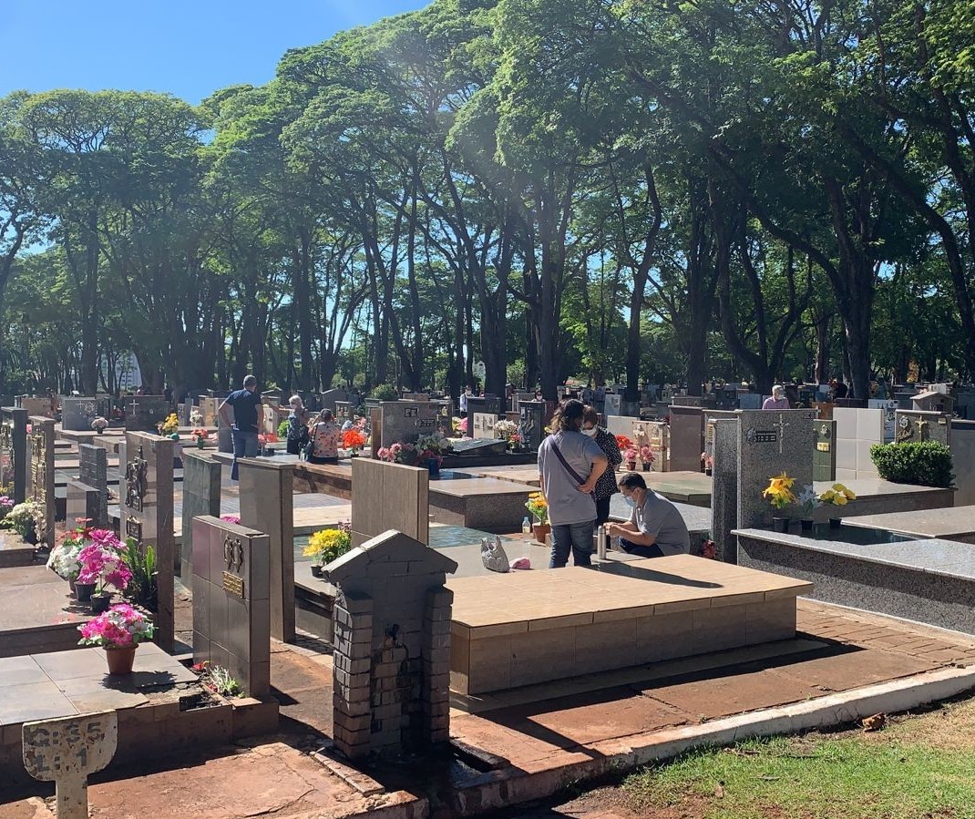 Dia de Finados: homenagens em todas as regiões do Paraná