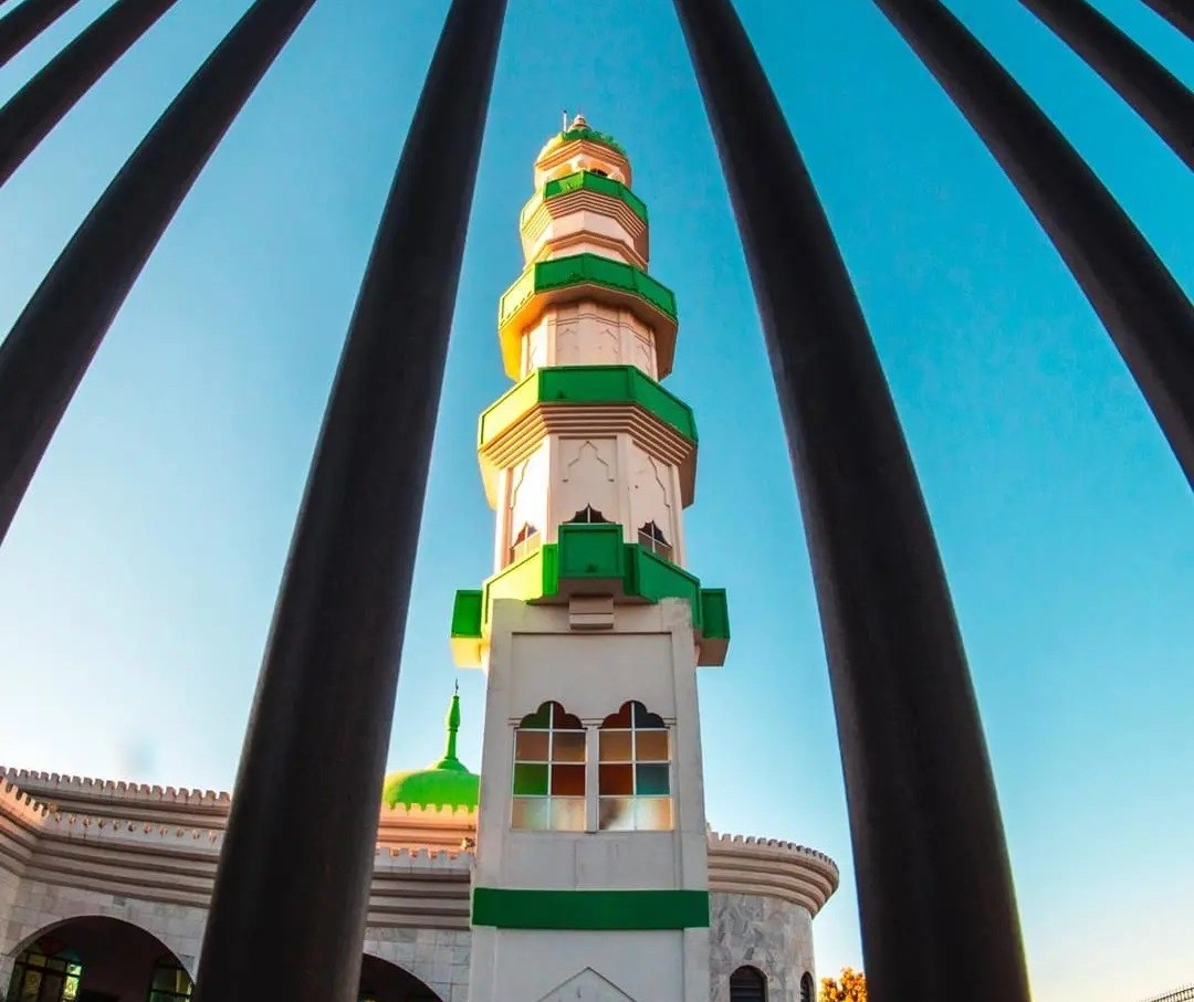 Bazar da Mesquita de Maringá conta com diversos itens de grife