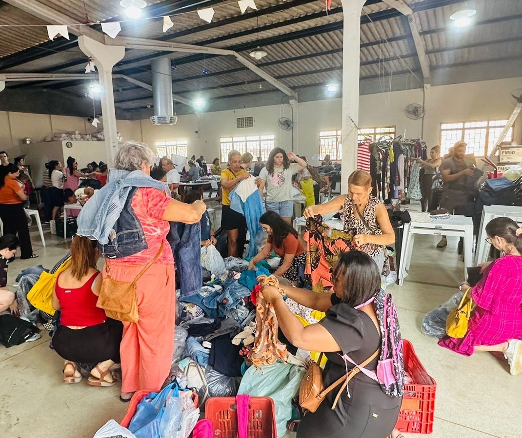 Família Sopão promove bazar beneficente