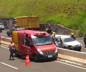 Acidente no Contorno Norte deixa homem e bebê em estado grave