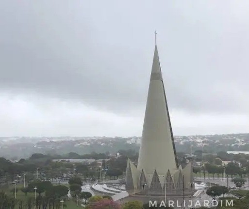 Sábado deverá ser de tempo instável e pancadas de chuva, diz Simepar