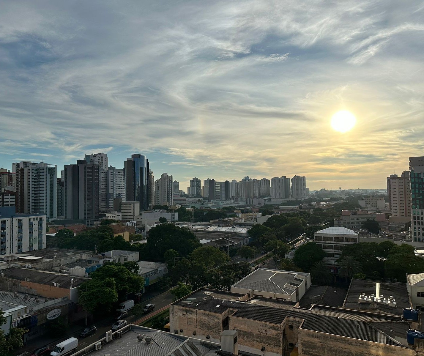 Com máxima de 33º C, terça-feira (19) pode ter chuva fraca em Maringá