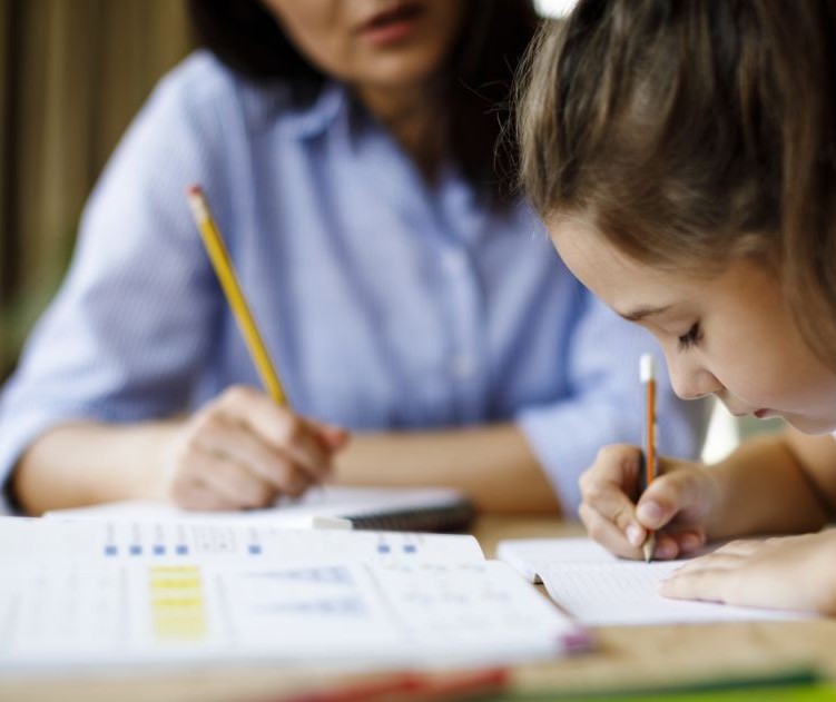 Planejamento é a melhor estratégia para lidar com os filhos estudando em casa