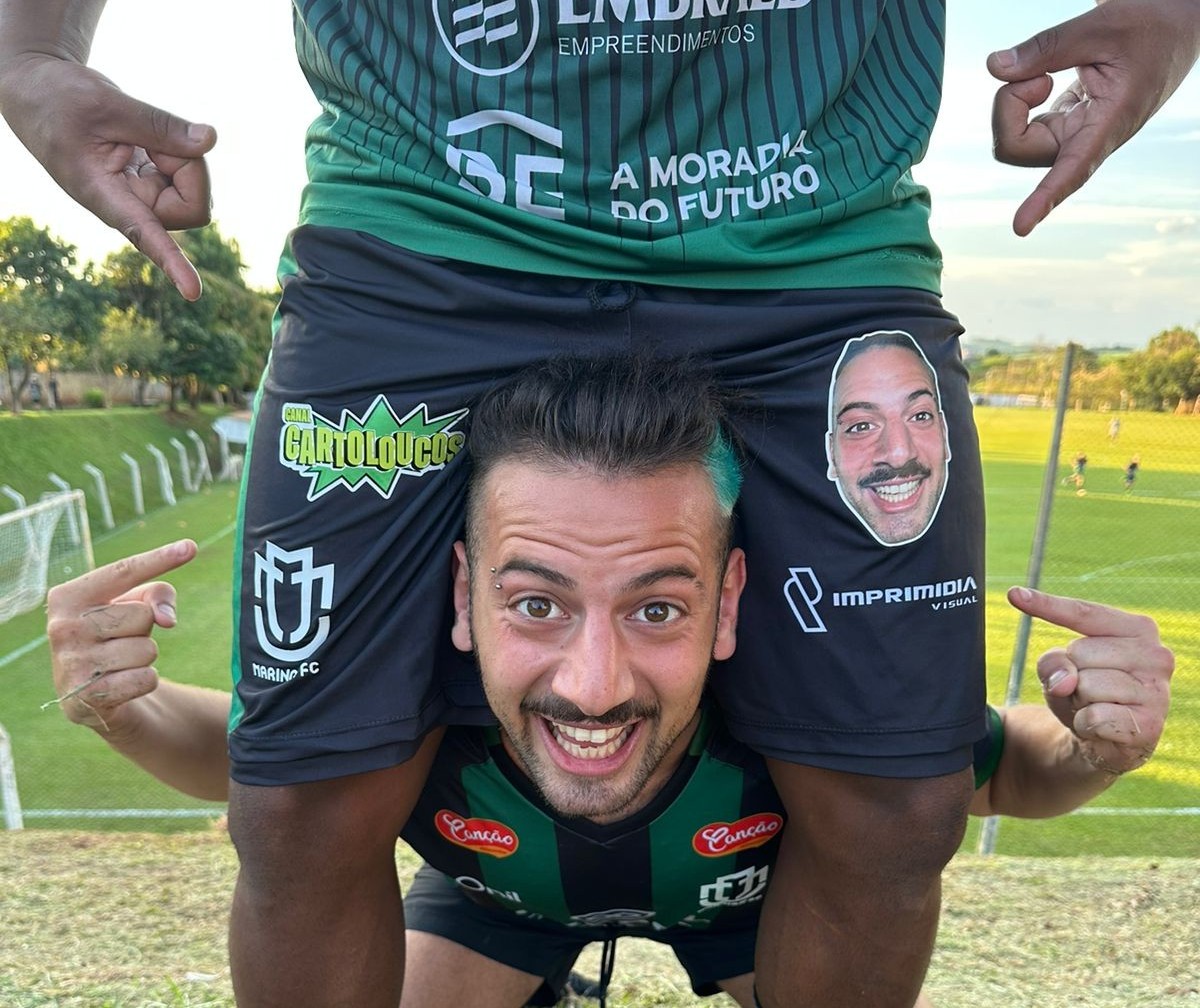 ‘Cartolouco’ patrocina MFC estampando próprio rosto no uniforme do time 