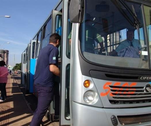 Justiça determina que TCCC forneça máscaras e álcool gel a motoristas