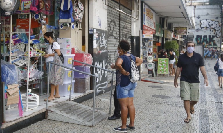 Negação de pandemia explica aumento de casos