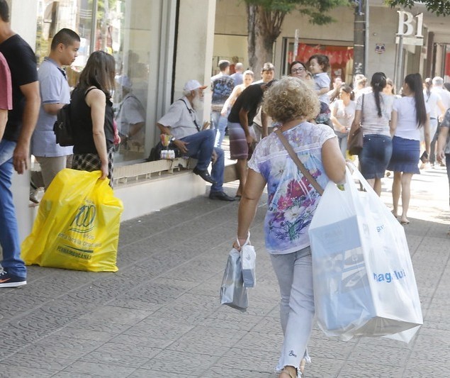 Acordo cancelado: comércio fica fechado no feriado do dia 12 