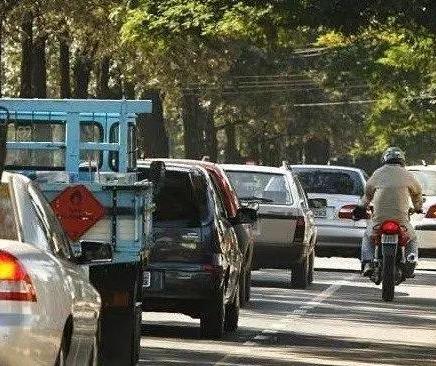 Quase 300 veículos com mais de R$ 20 mil em débitos foram removidos este ano das ruas de Maringá