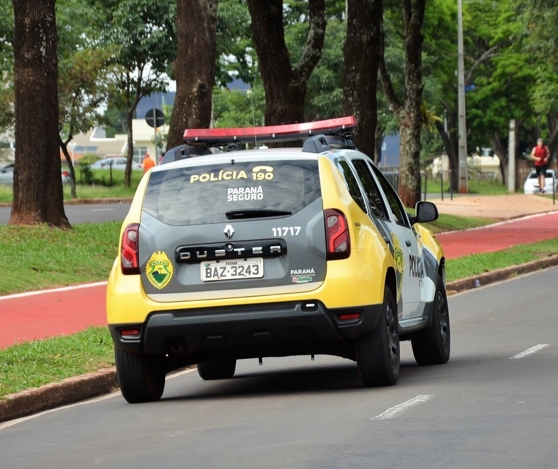 Mulher é esfaqueada durante briga com o marido, diz PM