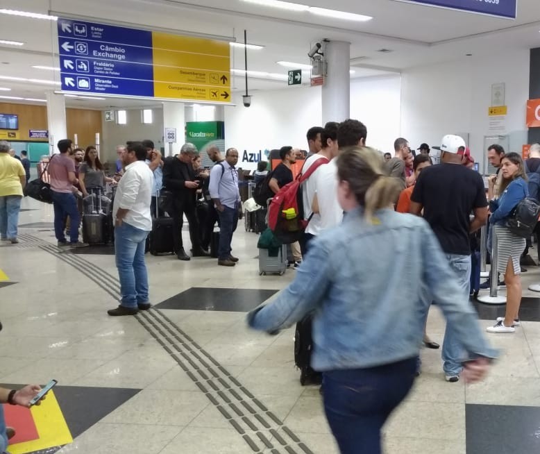 Cinco voos foram cancelados no aeroporto regional de Maringá neste domingo (6)