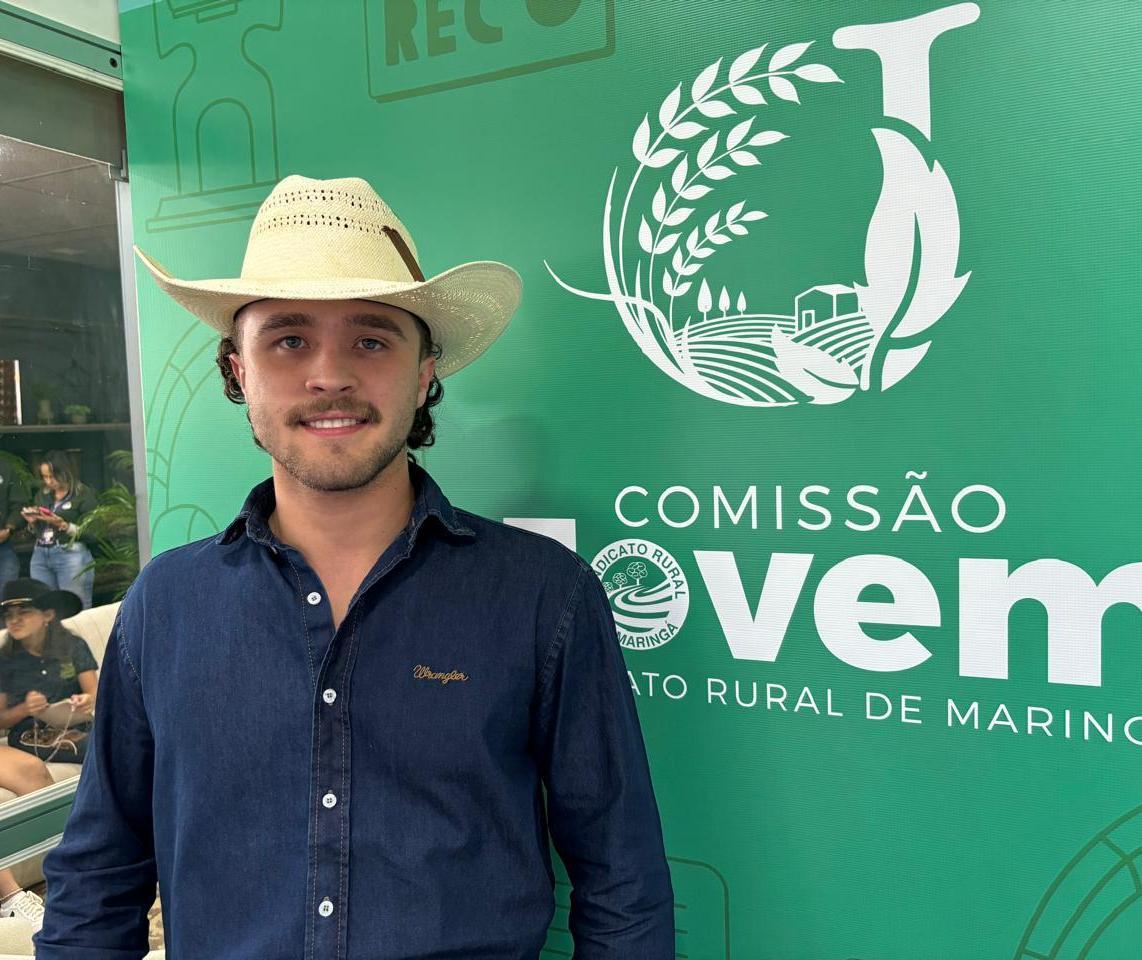 Influenciador Murilo Groth  faz palestra no estande do Sistema Faep