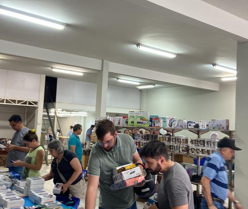 Bazar promovido pela Associação dos Amigos do HU de Maringá vai até domingo (30)