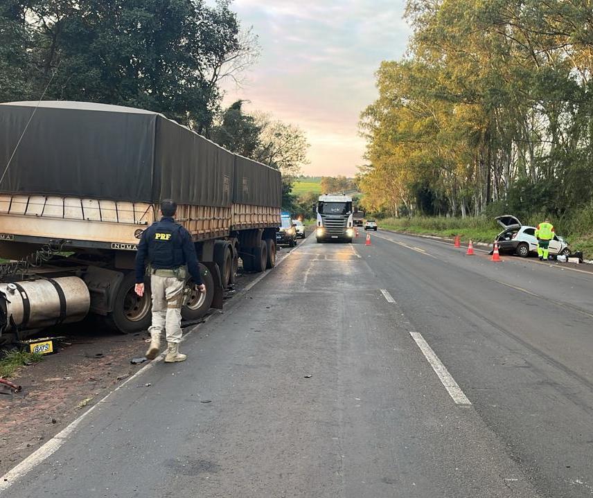 Duas pessoas morrem em acidente na BR-376