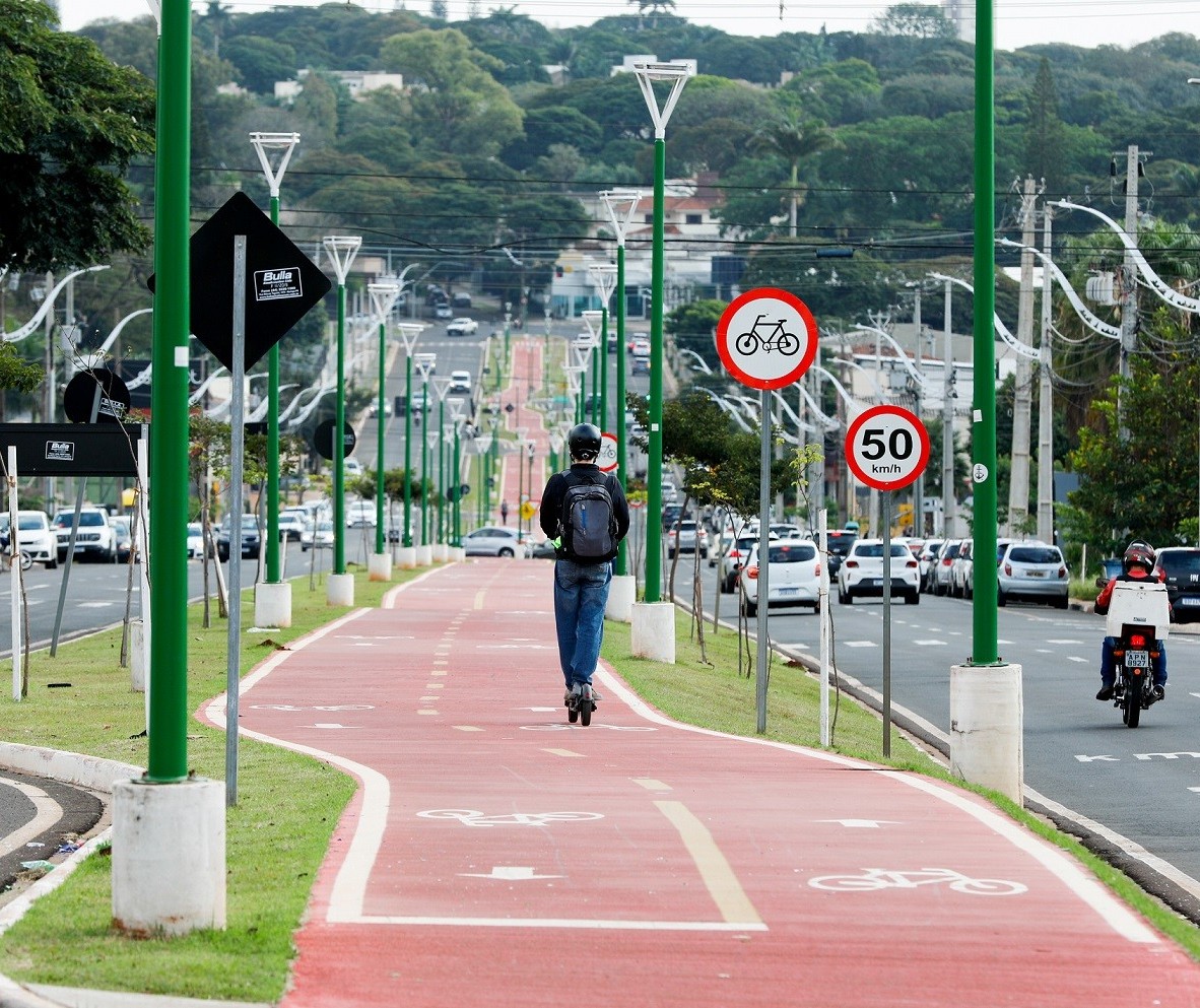 Você sabe o que prevê a legislação sobre o uso de patinetes elétricos?