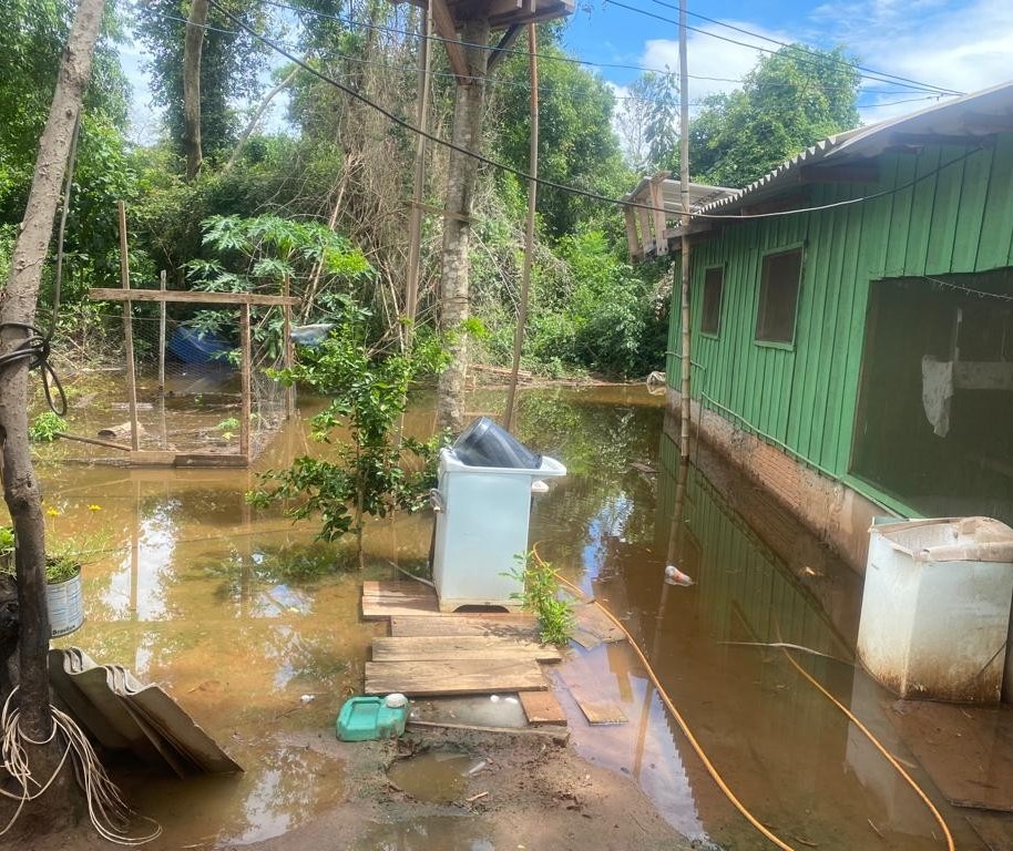 Ribeirinhos de Querência do Norte estão sendo retirados das residências