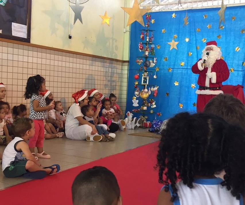 Papai Noel entrega 6.500 brinquedos em Maringá e região