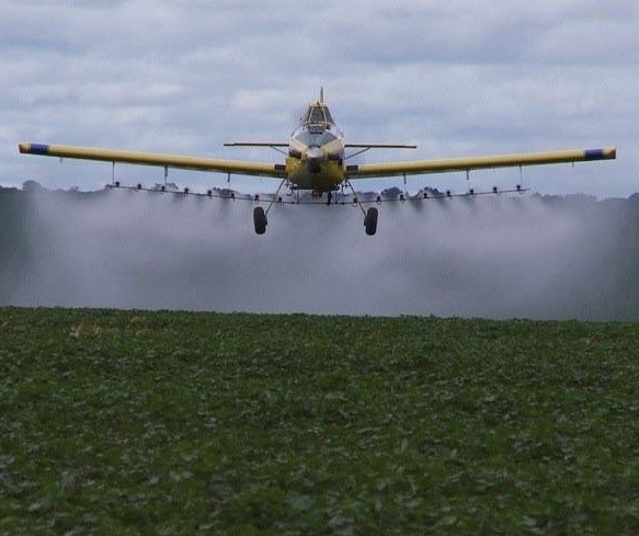 Lei que proíbe pulverização aérea em Cianorte prevê multa de R$ 30 mil