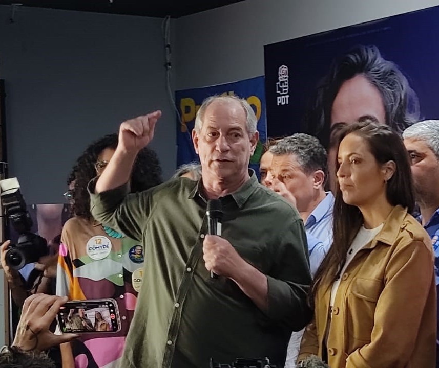 Em Maringá, Ciro Gomes (PDT) diz que o Brasil tem que aprender com o Paraná