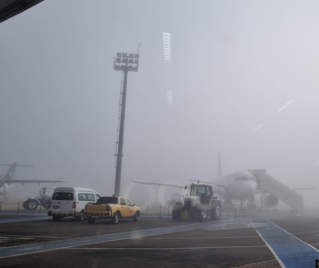Por causa de nevoeiro, aeroporto de Maringá opera por instrumentos