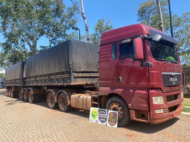 Carreta carregada de cigarros do Paraguai é apreendida no centro de Pérola