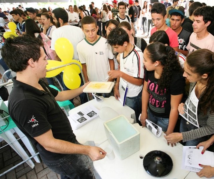 Mostra de Profissões da UEM volta de forma presencial após dois anos